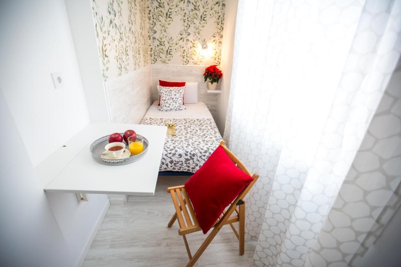 Bloom Inn Madrid Ngoại thất bức ảnh
