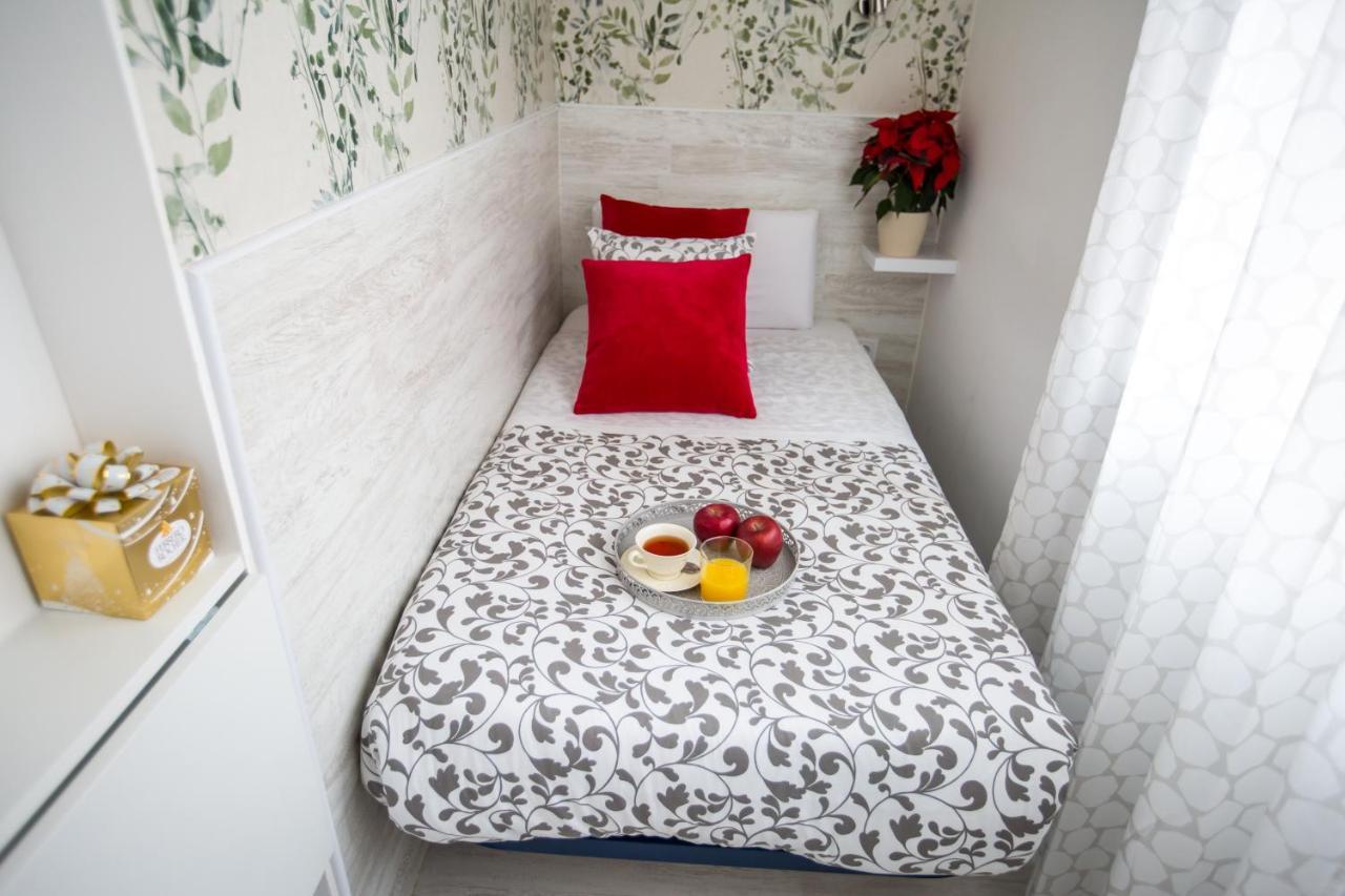 Bloom Inn Madrid Ngoại thất bức ảnh