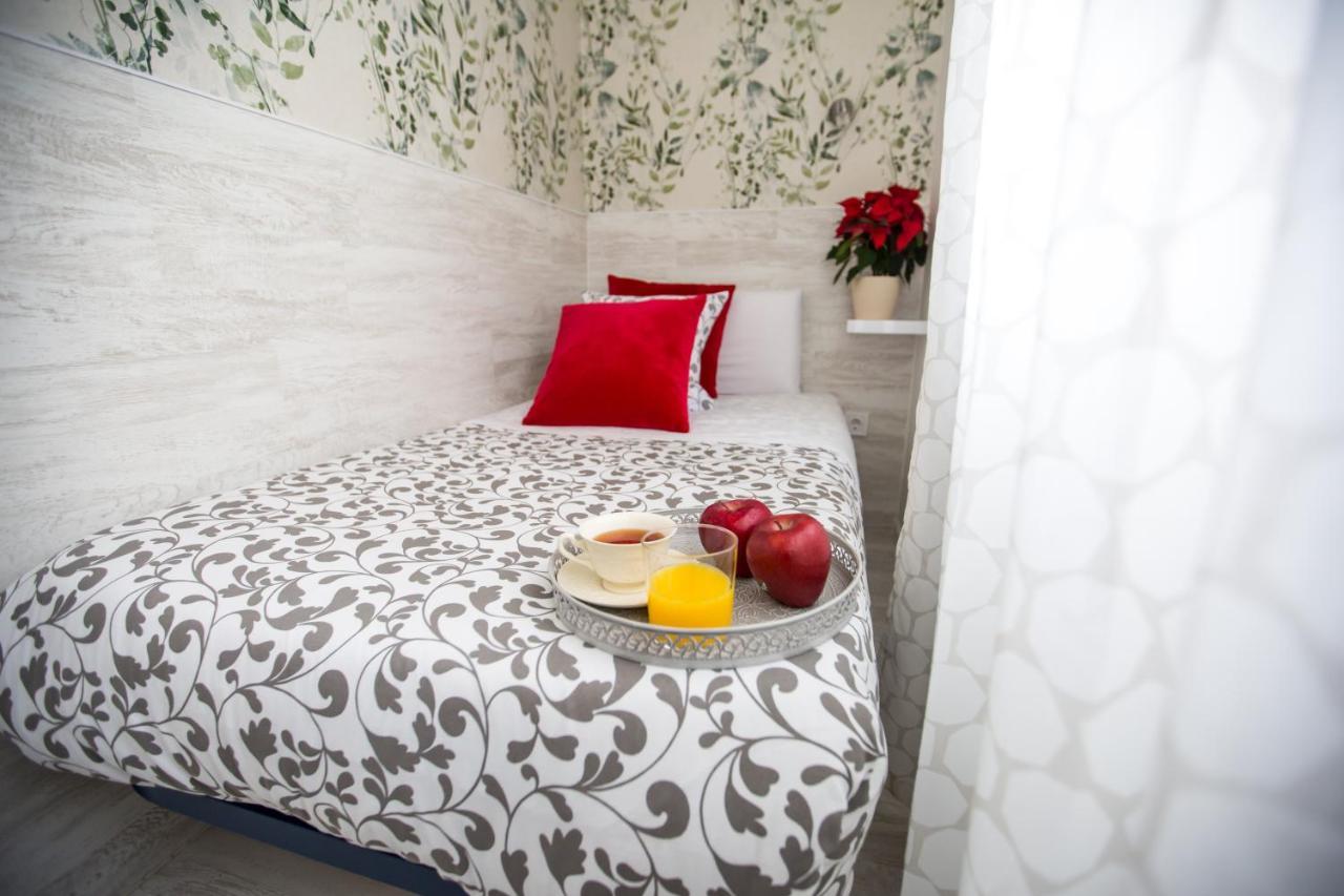 Bloom Inn Madrid Ngoại thất bức ảnh