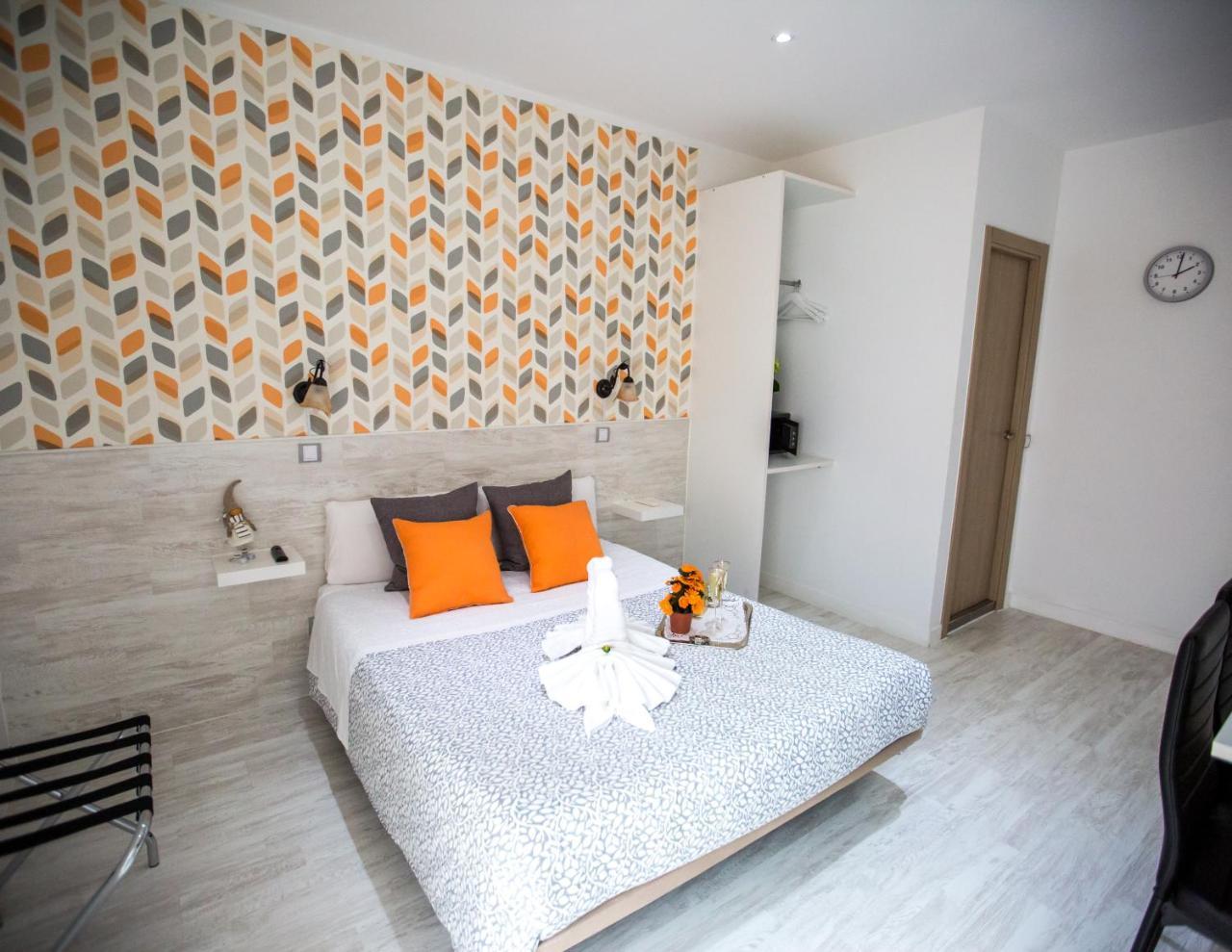 Bloom Inn Madrid Ngoại thất bức ảnh