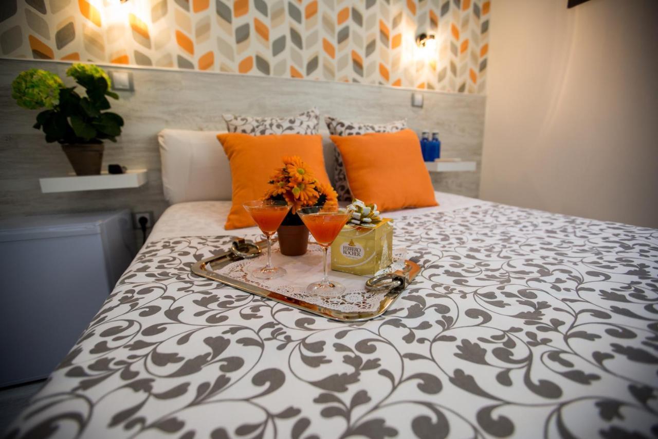 Bloom Inn Madrid Ngoại thất bức ảnh