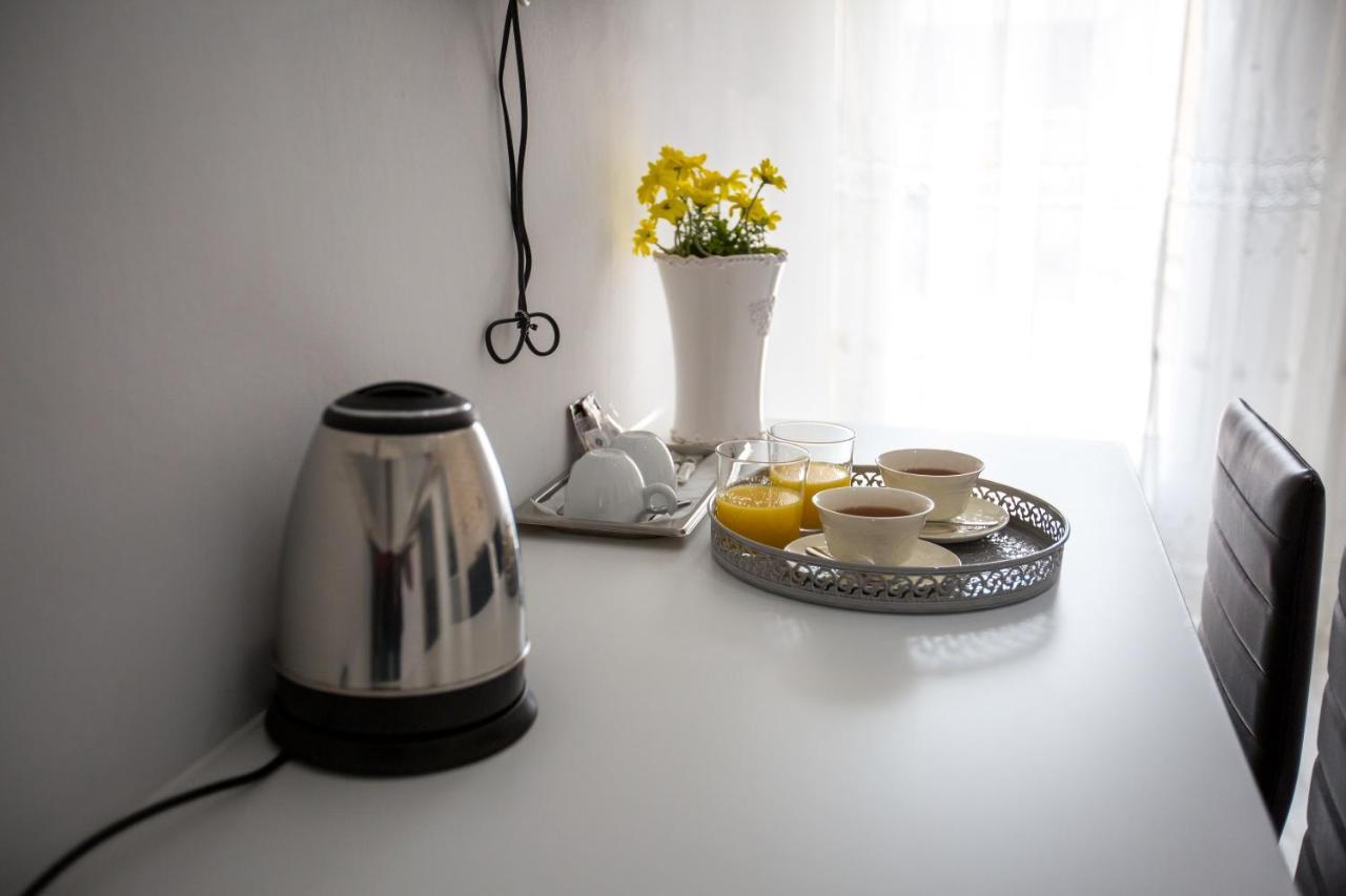 Bloom Inn Madrid Ngoại thất bức ảnh