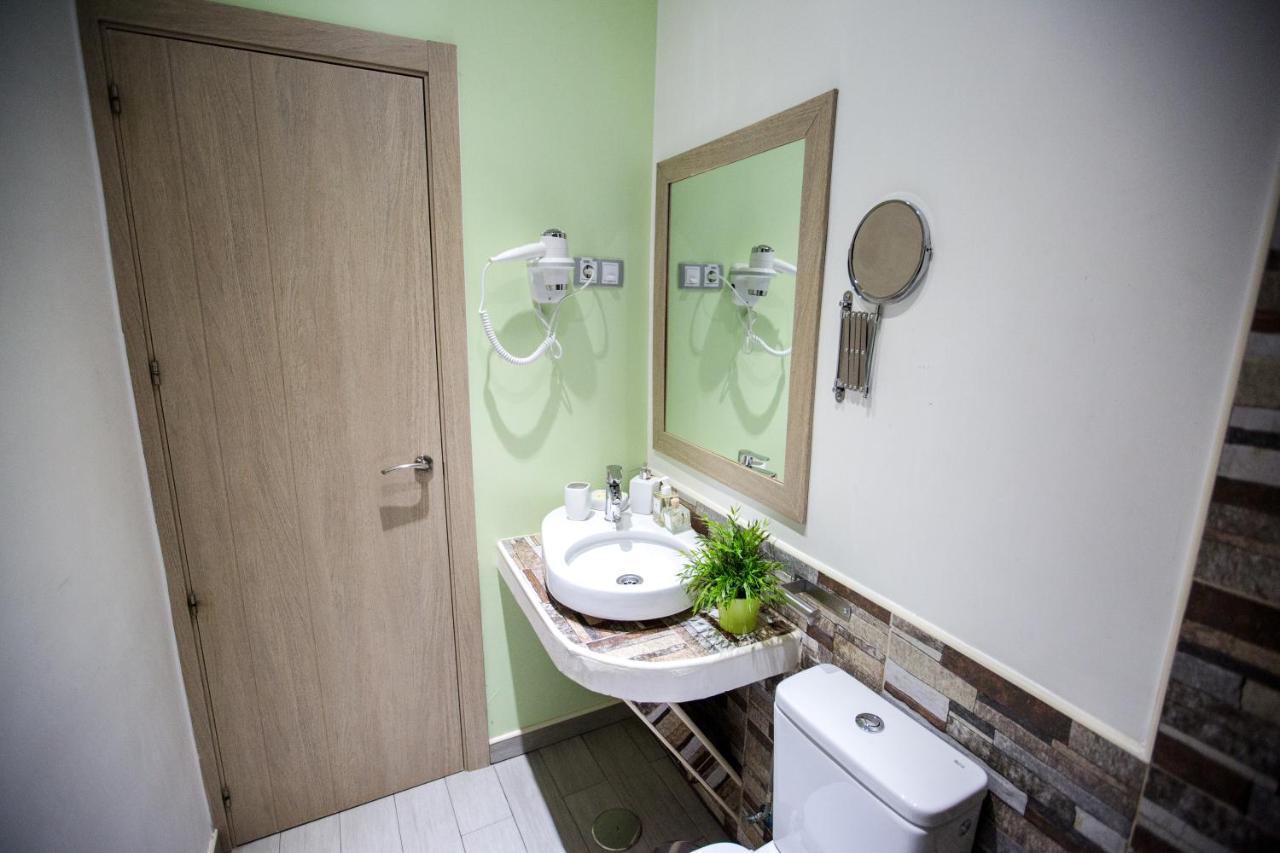 Bloom Inn Madrid Ngoại thất bức ảnh