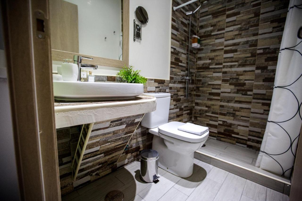 Bloom Inn Madrid Ngoại thất bức ảnh